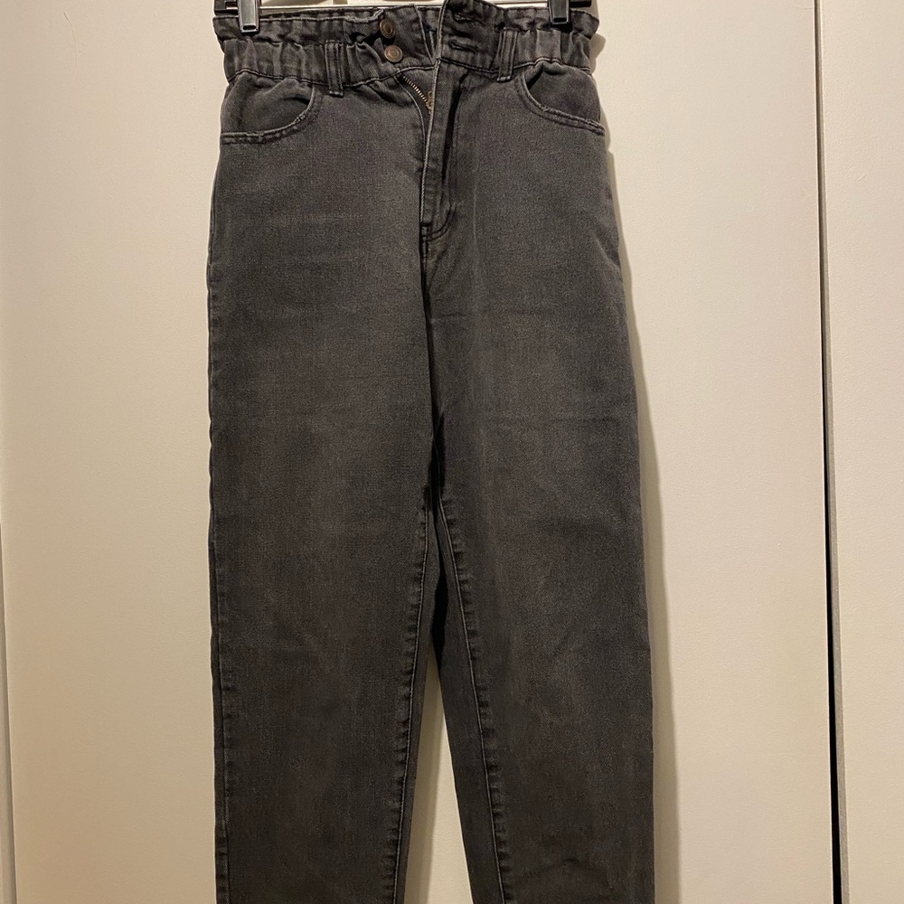 Woman’s Black Jeans